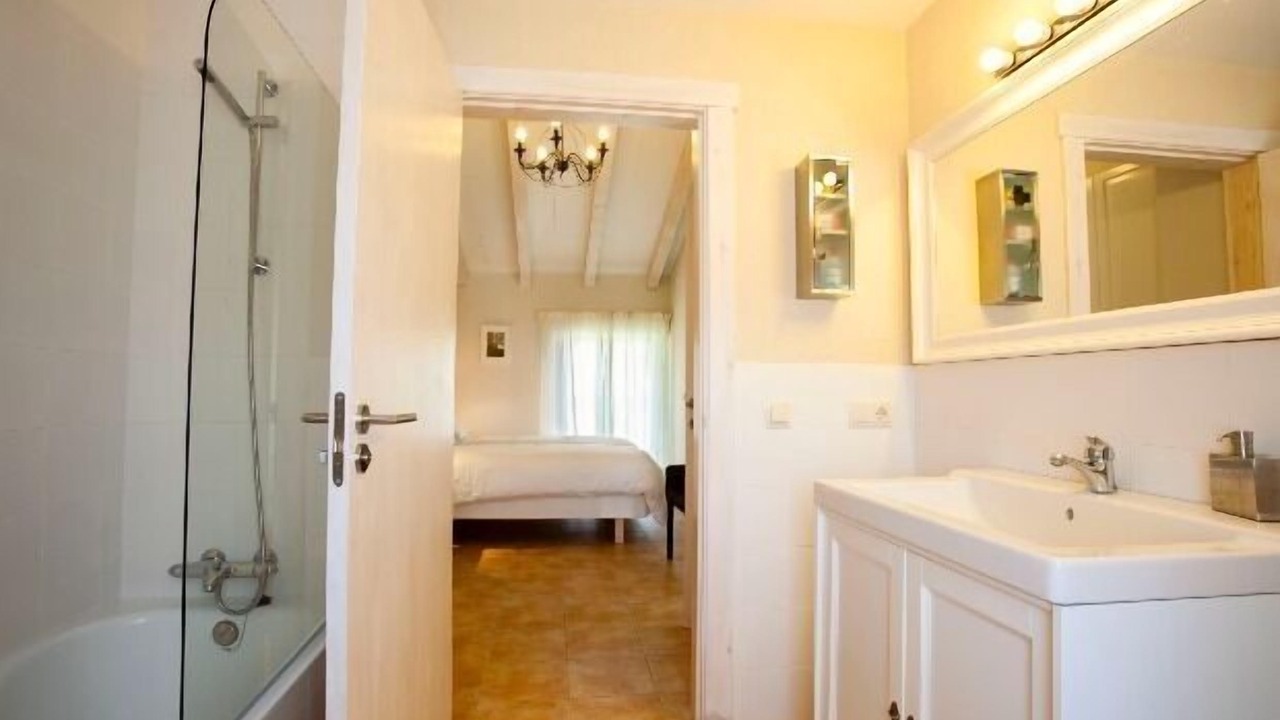 Photo of Bathroom in San Martin de de Amsscoa