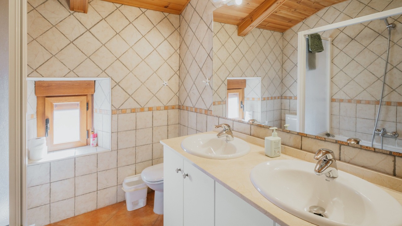 Photo of Bathroom in Castro de Fuentiduena