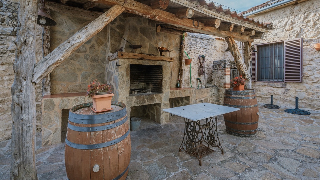 Photo of Outdoor in Duraton