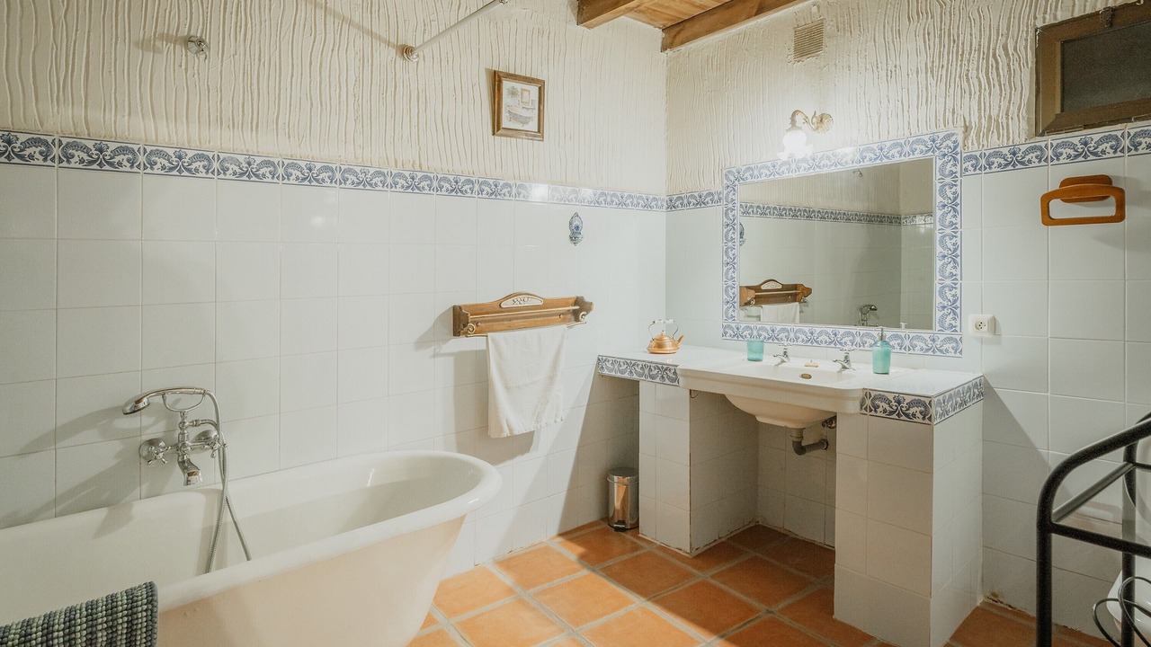 Photo of Bathroom in Duraton
