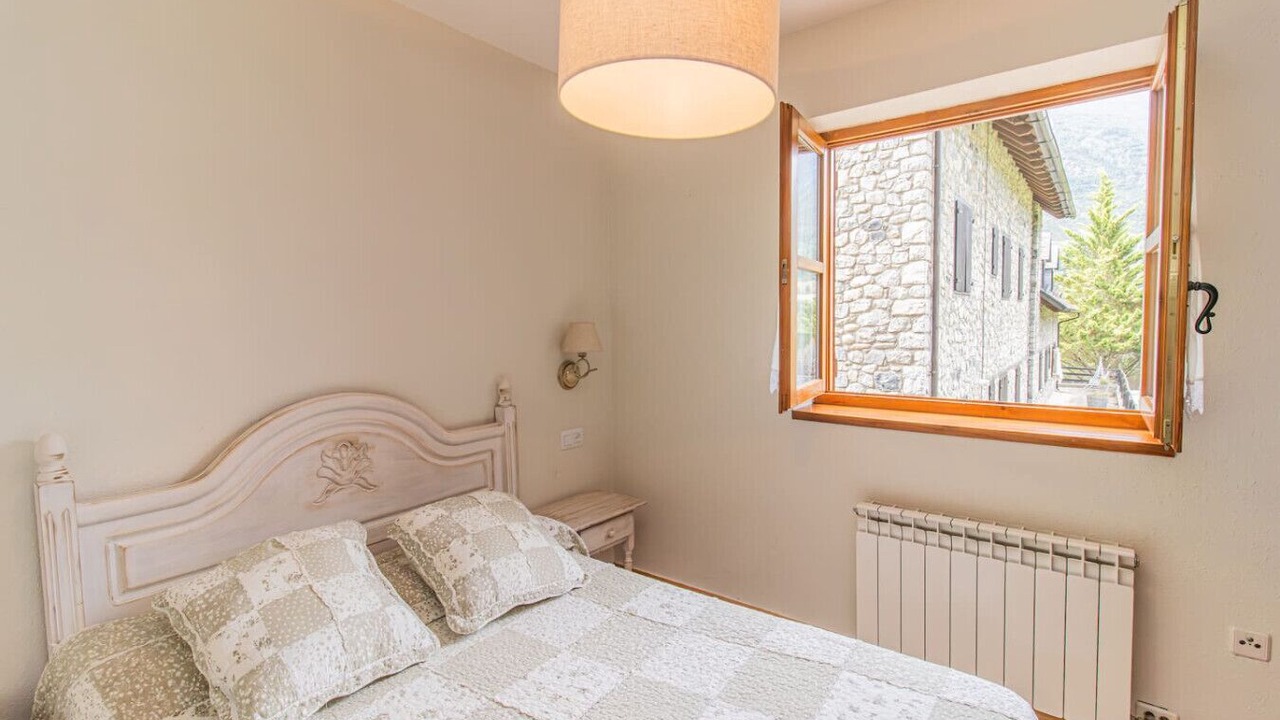 Photo of Bedroom in Linsoles