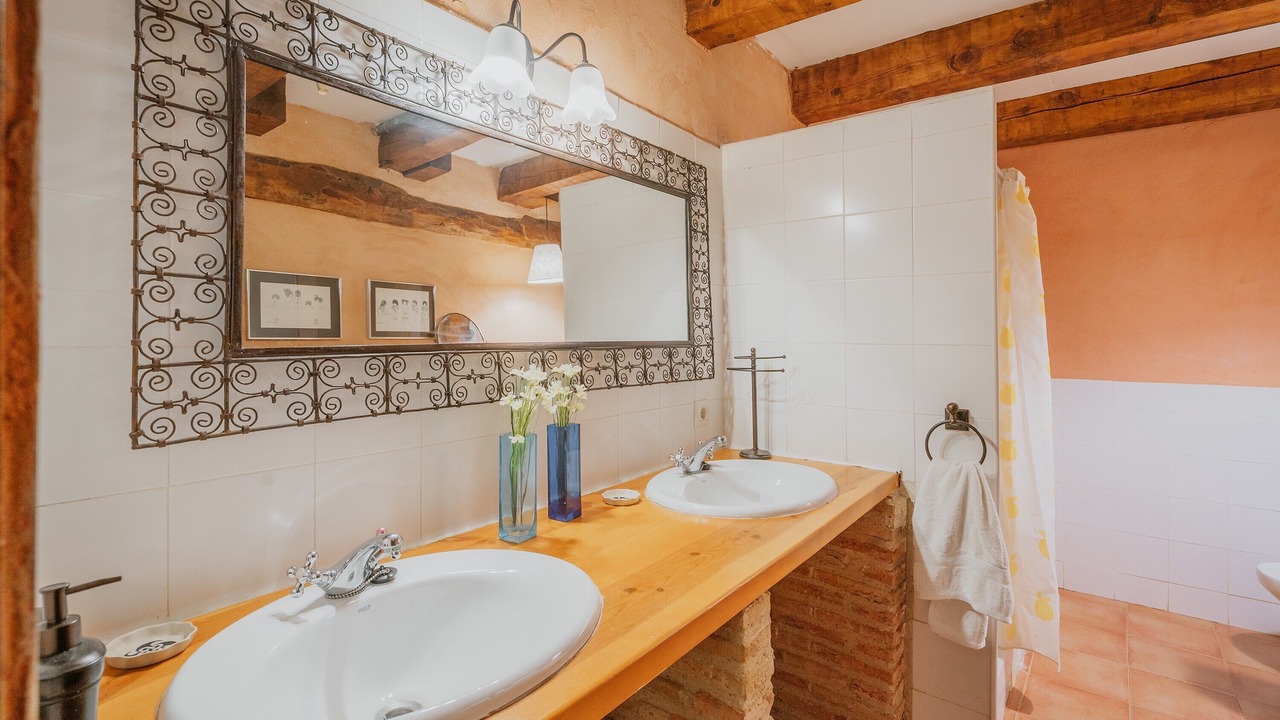 Photo of Bathroom in Ayllon