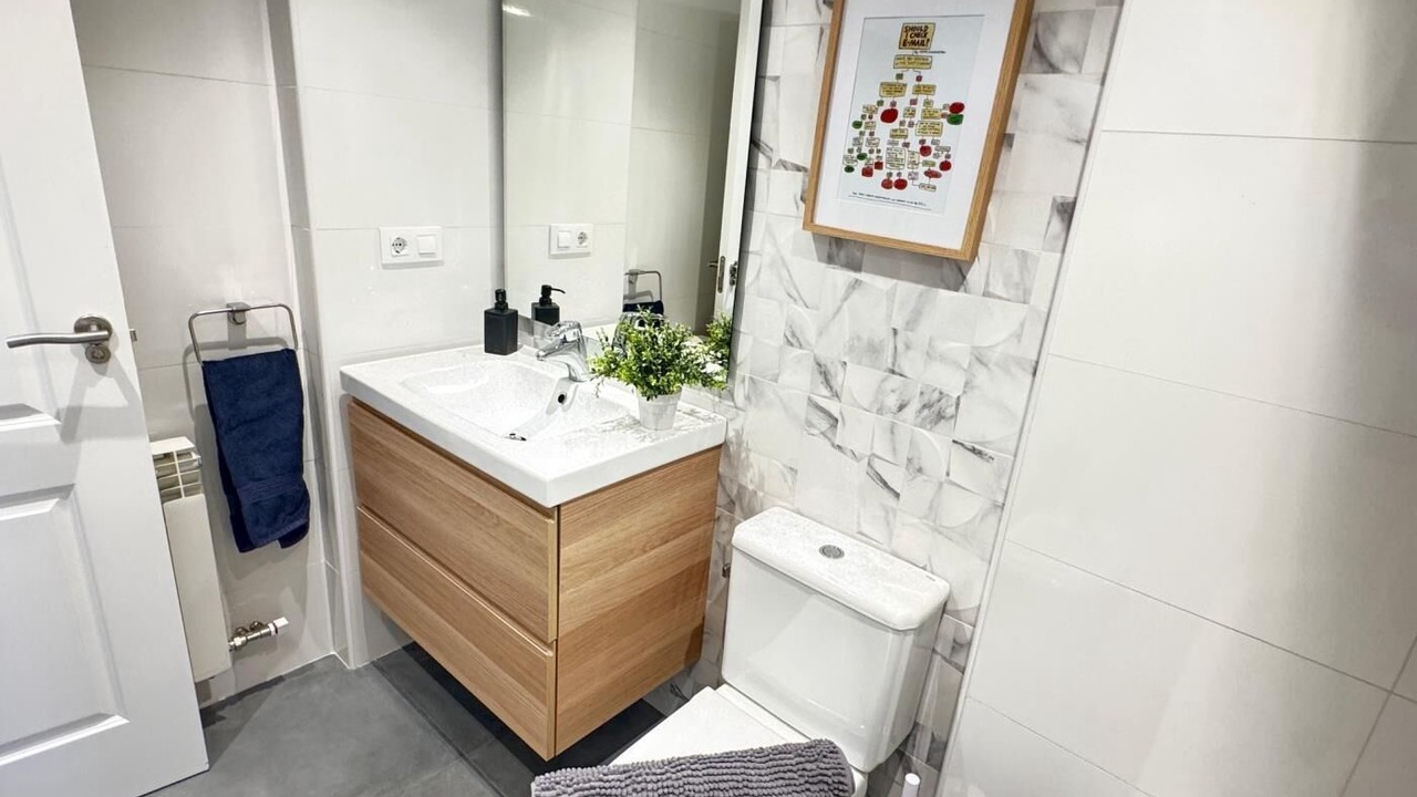 Photo of Bathroom in Lardero