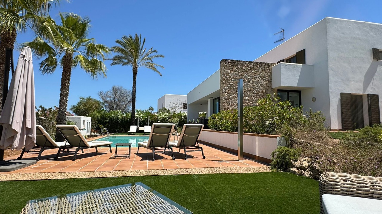 Photo of Patio Balcony in San Antonio Bay