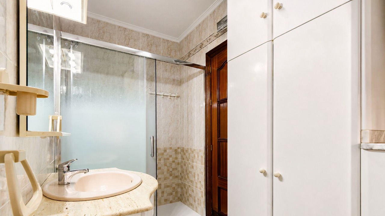 Photo of Bathroom in Los Nietos