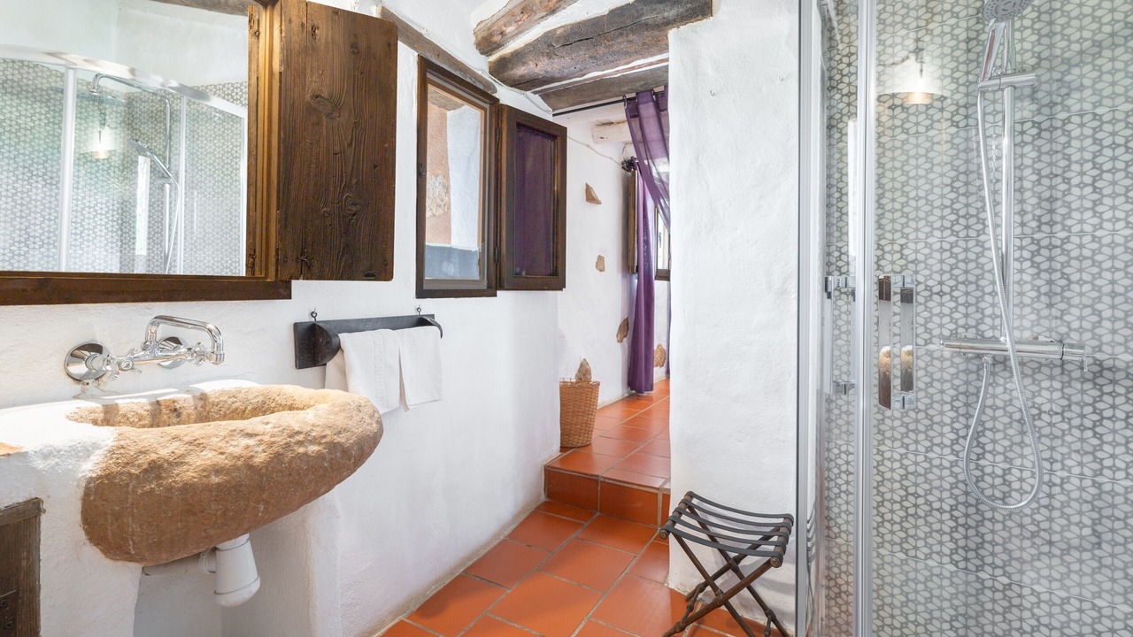 Photo of Bathroom in La Torre d'En Besora
