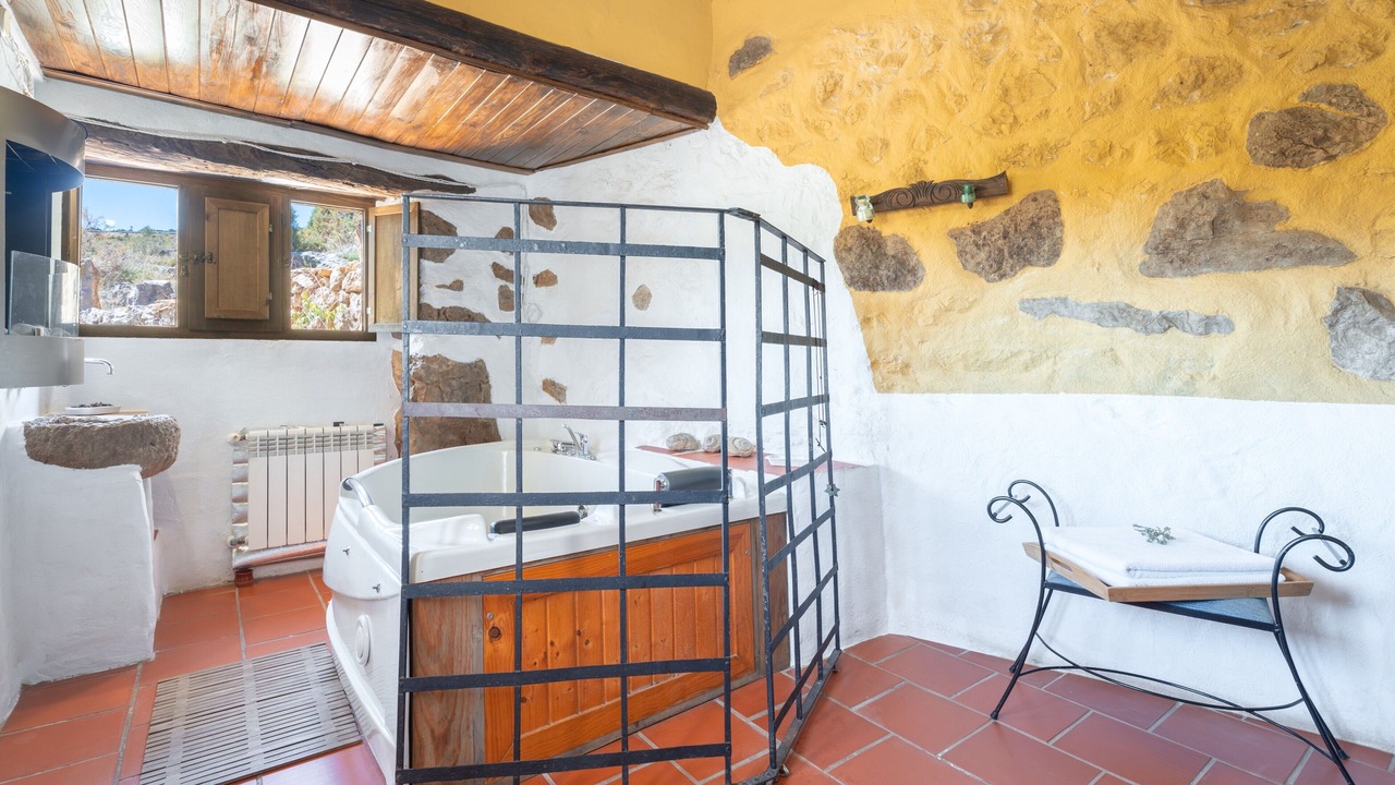 Photo of Bathroom in La Torre d'En Besora