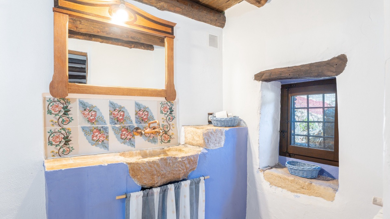 Photo of Bathroom in La Torre d'En Besora