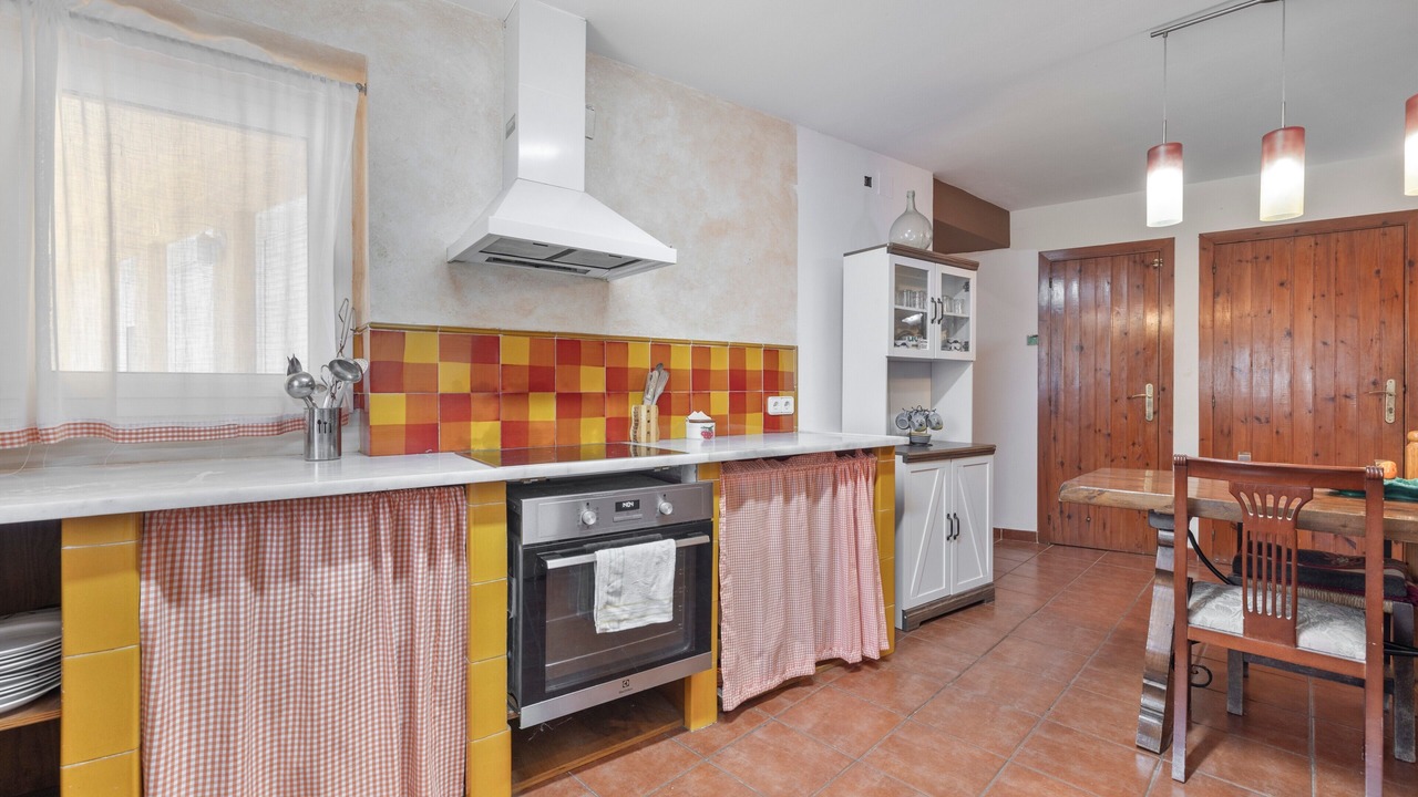 Photo of Kitchen in Alcover