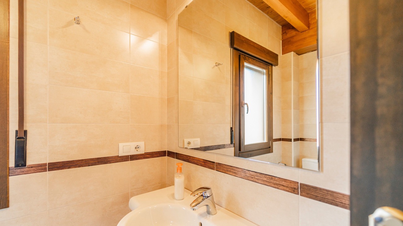Photo of Bathroom in Espeja de San Marcelino