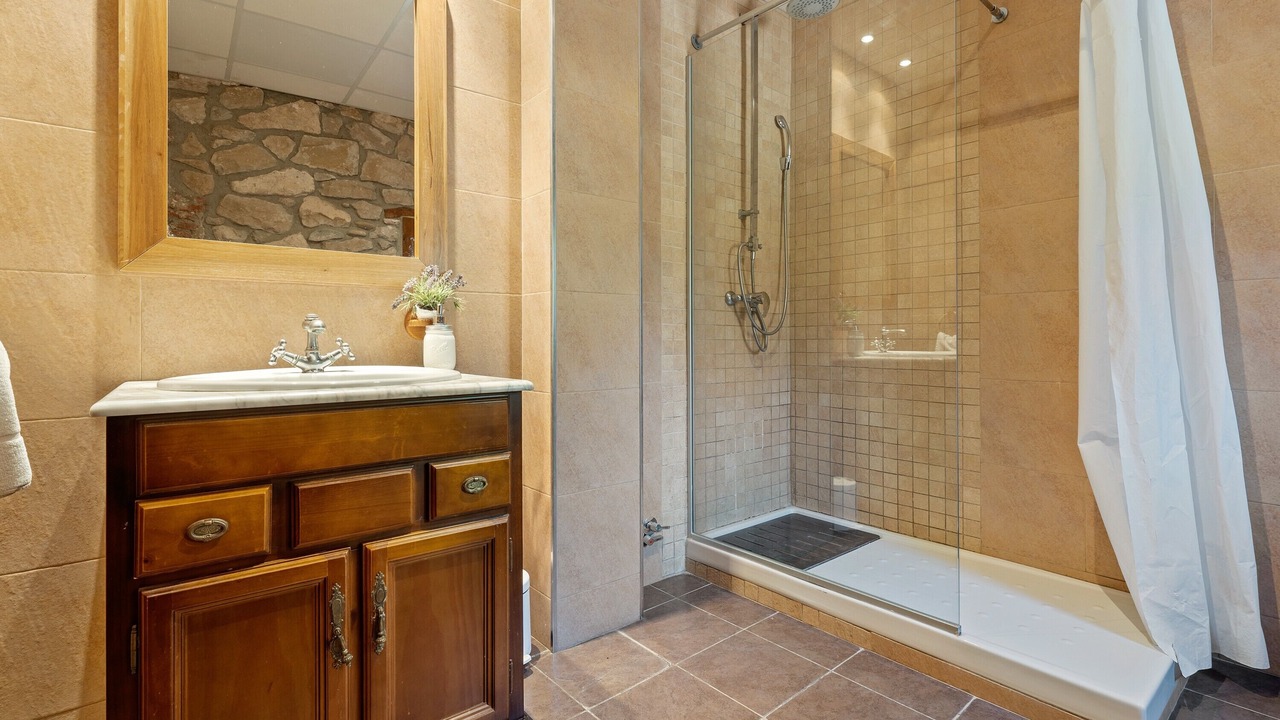 Photo of Bathroom in Flix