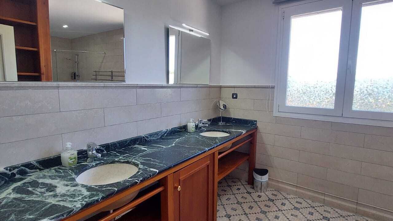 Photo of Bathroom in Calig