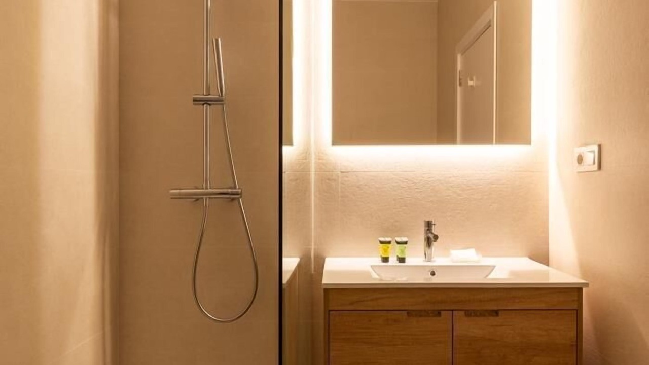 Photo of Bathroom in Embajadores