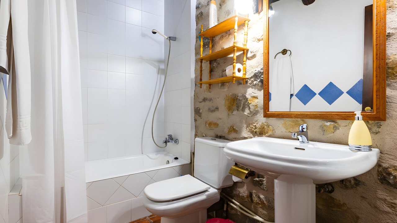 Photo of Bathroom in Morella