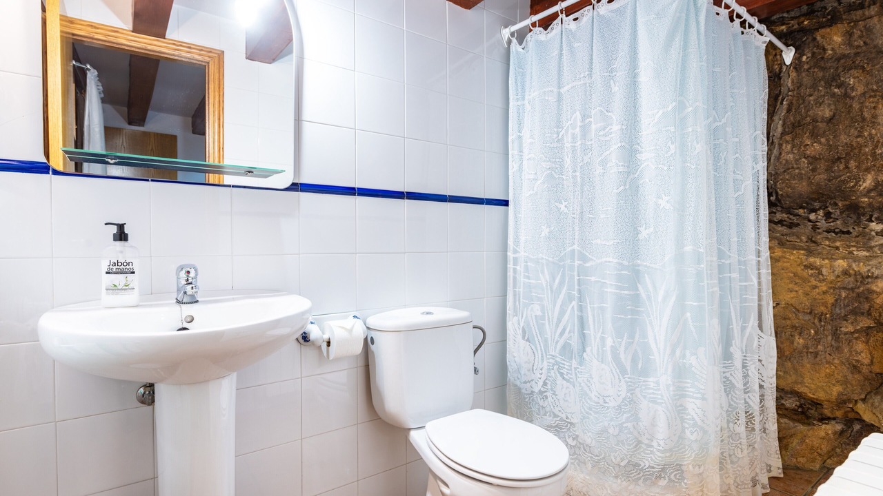 Photo of Bathroom in La Pobla de Benifassa
