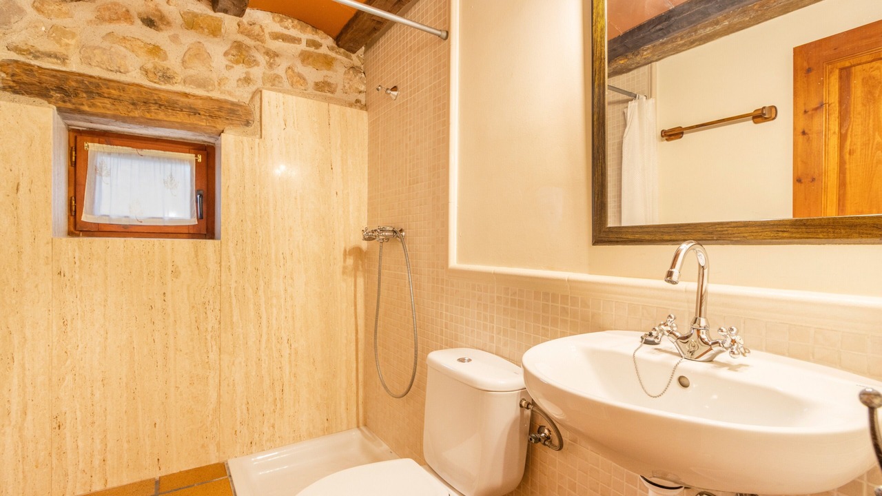 Photo of Bathroom in La Baronia de Rialb