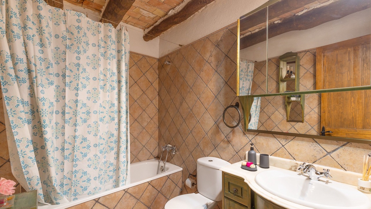 Photo of Bathroom in Pontons