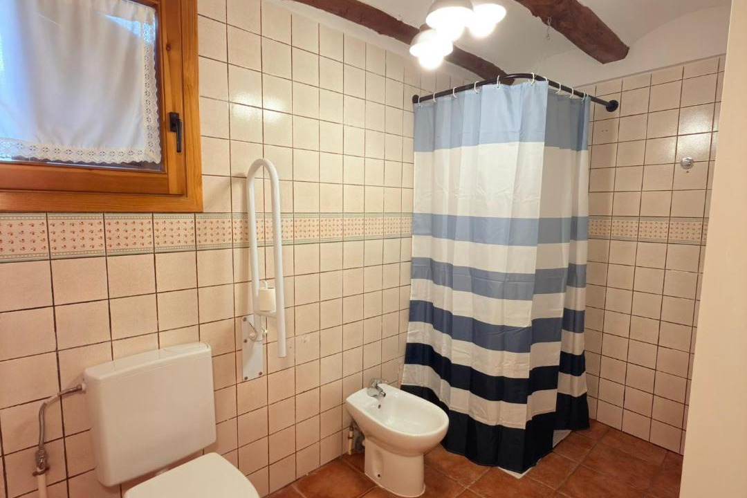 Photo of Bathroom in Celadas