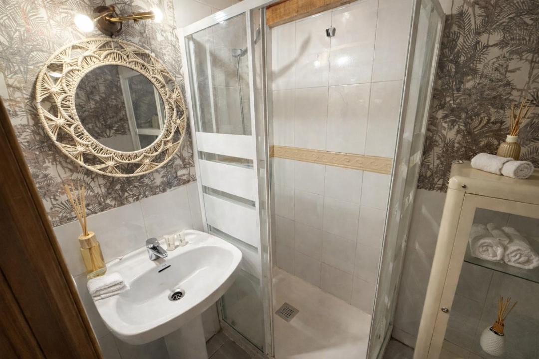 Photo of Bathroom in Embajadores