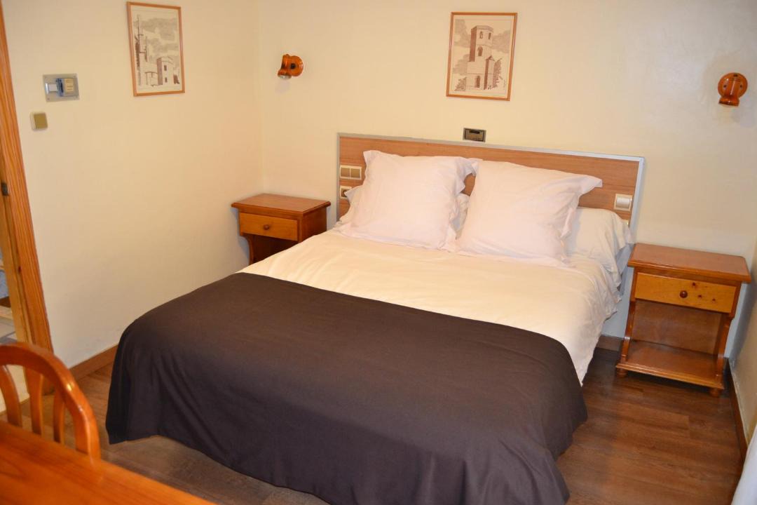 Photo of Bedroom in Alujan