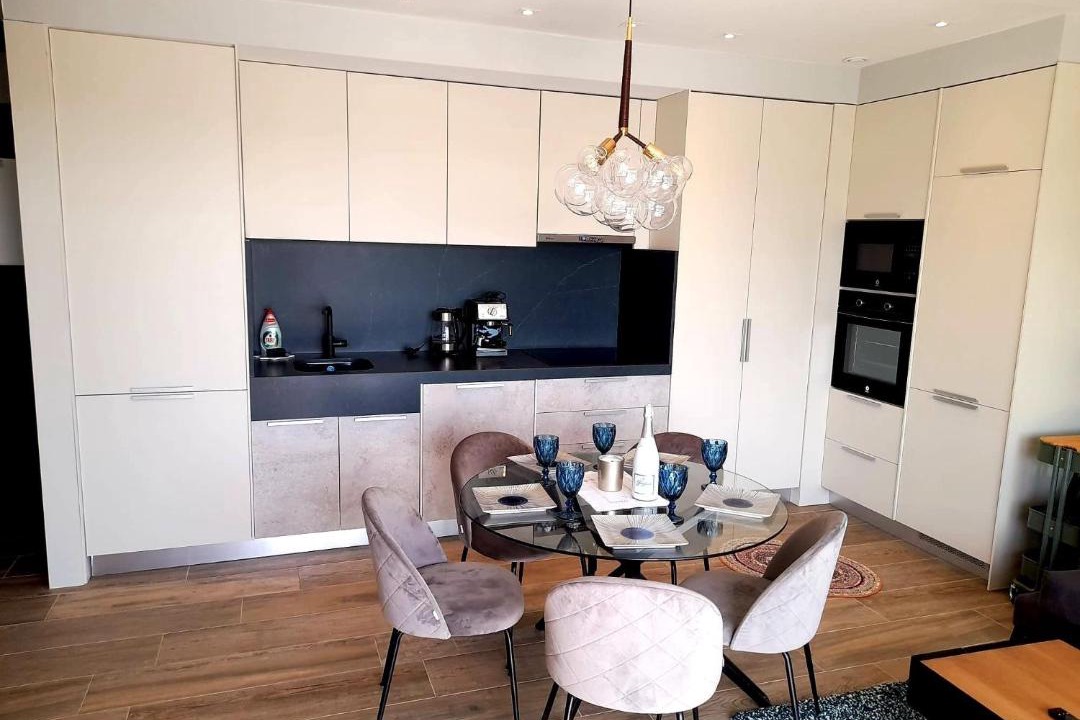 Photo of Livingroom in Los Altos