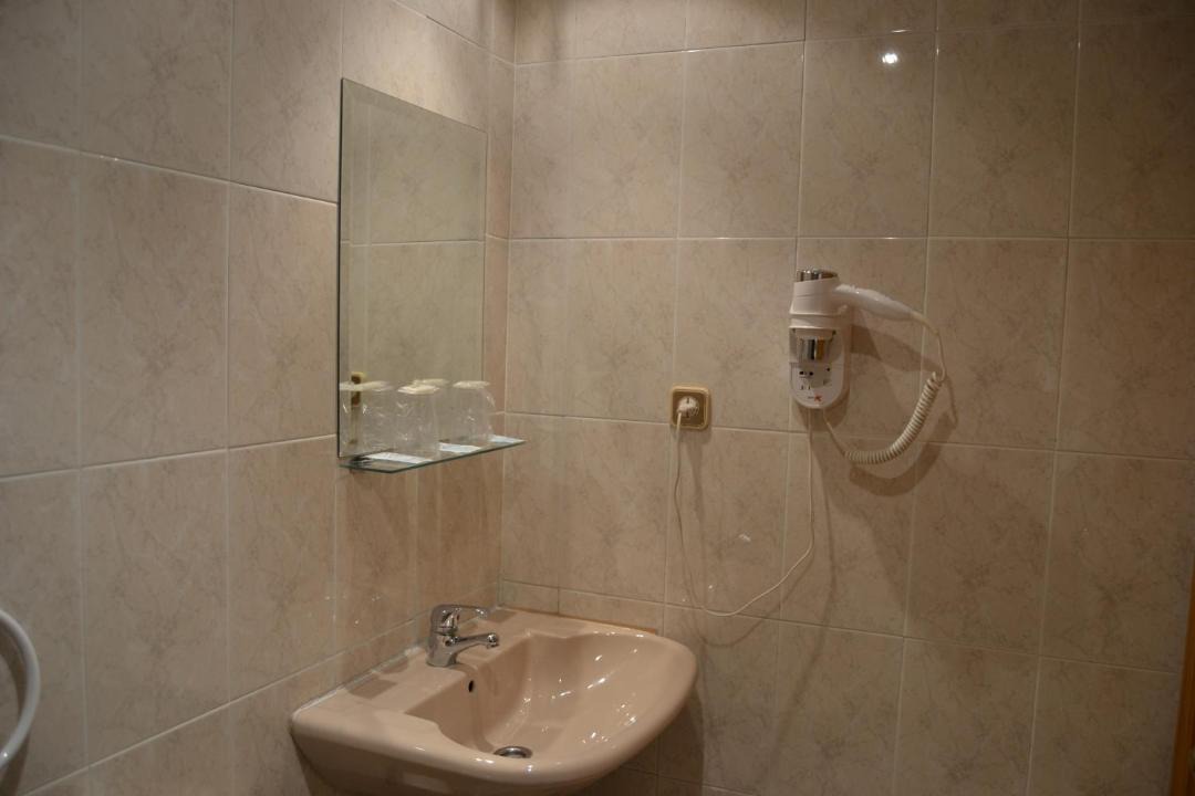 Photo of Bathroom in Alujan