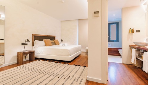 Boutique Room