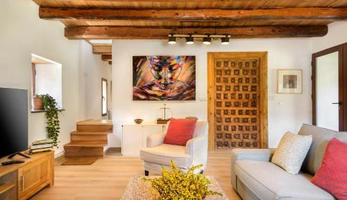 Two-Bedroom Deluxe Apartment with Garden View