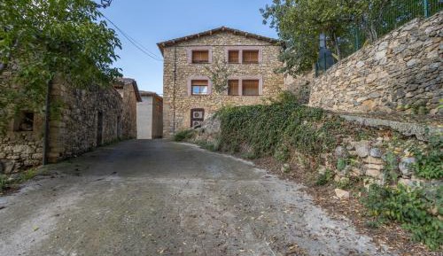 Two-Bedroom Deluxe Apartment with Garden View