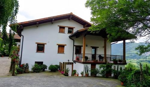 Two-Bedroom Deluxe Apartment with Garden View