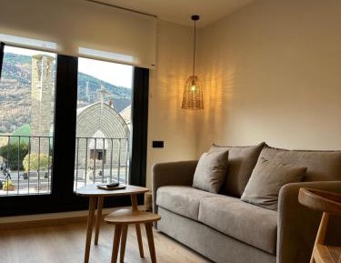 One-Bedroom Apartment with View