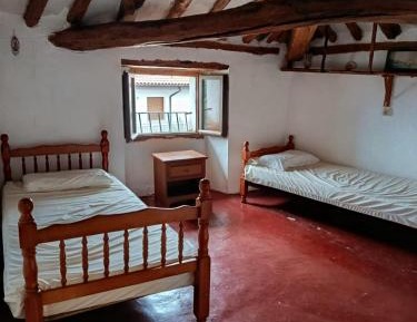 Twin Room with Shared Bathroom