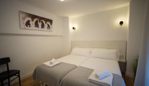 One-Bedroom Apartment with City View