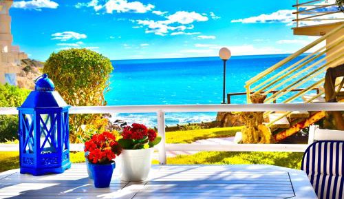 Two-Bedroom Deluxe Apartment with Ocean View