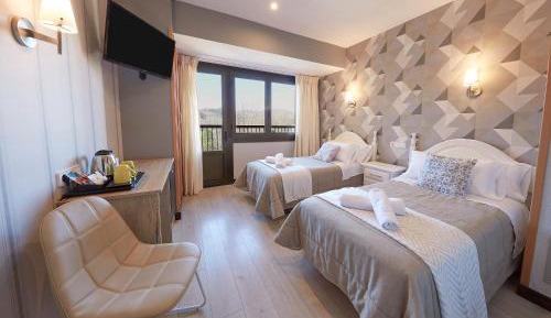 Twin Room with Balcony