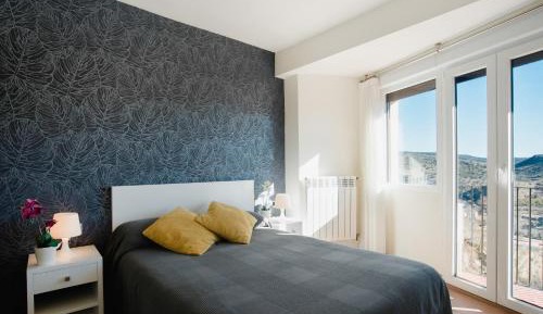 Double or Twin Room with Mountain View
