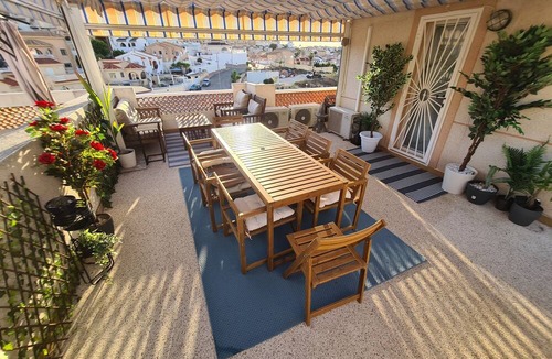 Quesada Apartment | Gorgeous 3 Bed En-Suite, Huge Roof Terrace overlooking Pool and La Marquesa Golf