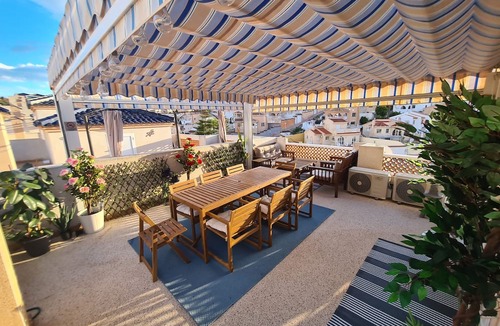 Quesada Apartment | Gorgeous 3 Bed En-Suite, Huge Roof Terrace overlooking Pool and La Marquesa Golf