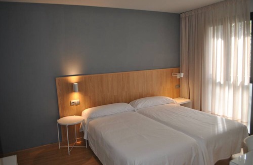 Cervera Hostel | Hostal Universitat Cervera