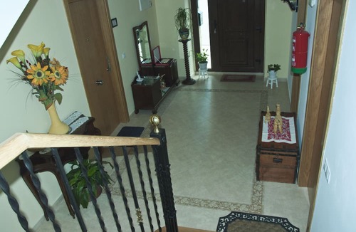 Acedo Apartment | The house of the home. CALBOTE Studio: 135cm bed, bathroom and kitchen-living room.