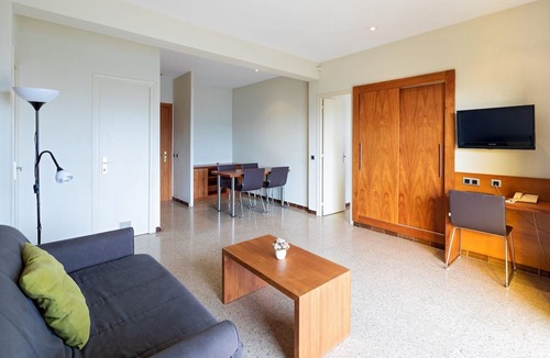 Corbera De Llobregat Hotel | Hotel Can Fisa