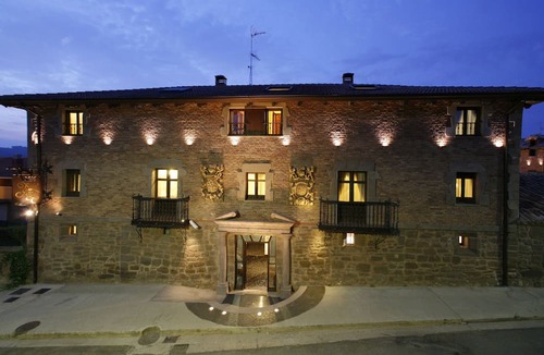 Azofra Hotel | Hotel Boutique Real Casona de las Amas