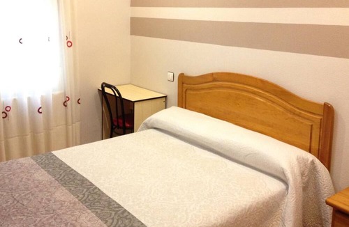 Bullas House | Hotel Pension Flipper