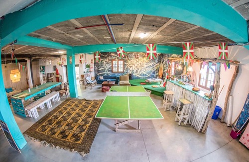 Aia Hostel | Surf Camp San Sebastian Partyhostel