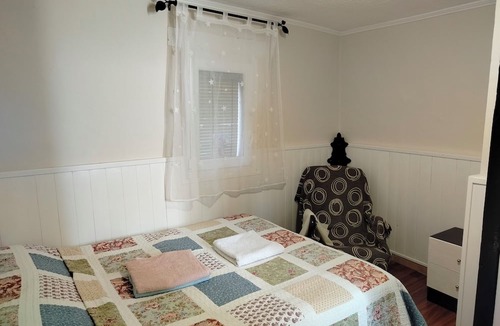 Fuenmayor House | 2 Bed Flat - Sleeps 4 - Parking - Wifi