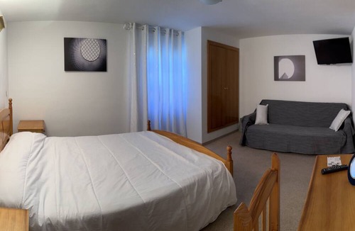 Villafranca Montes de Oca House | PENSION Y BAR IVIS