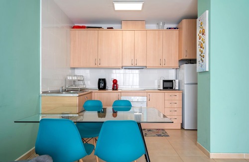 Cucalon Apartment | Apartment 'Lovely' with Shared Pool, Private Terrace and Air Conditioning