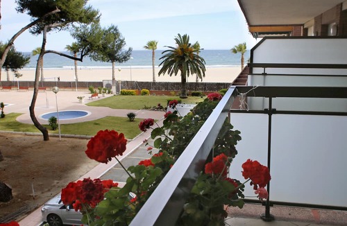 Torredembarra Apartment | Apartment with Wi-Fi and parking in Torredembarra