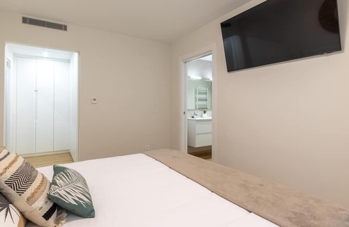 Bilbao City Centre Apartment | New and bright in Plaza Moyua