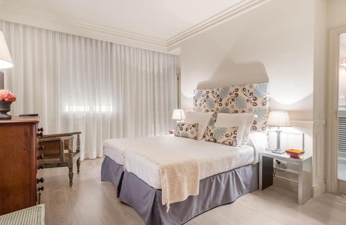 Castellana Apartment | Elegant 3-Bed Apartment in Salamanca, Madrid